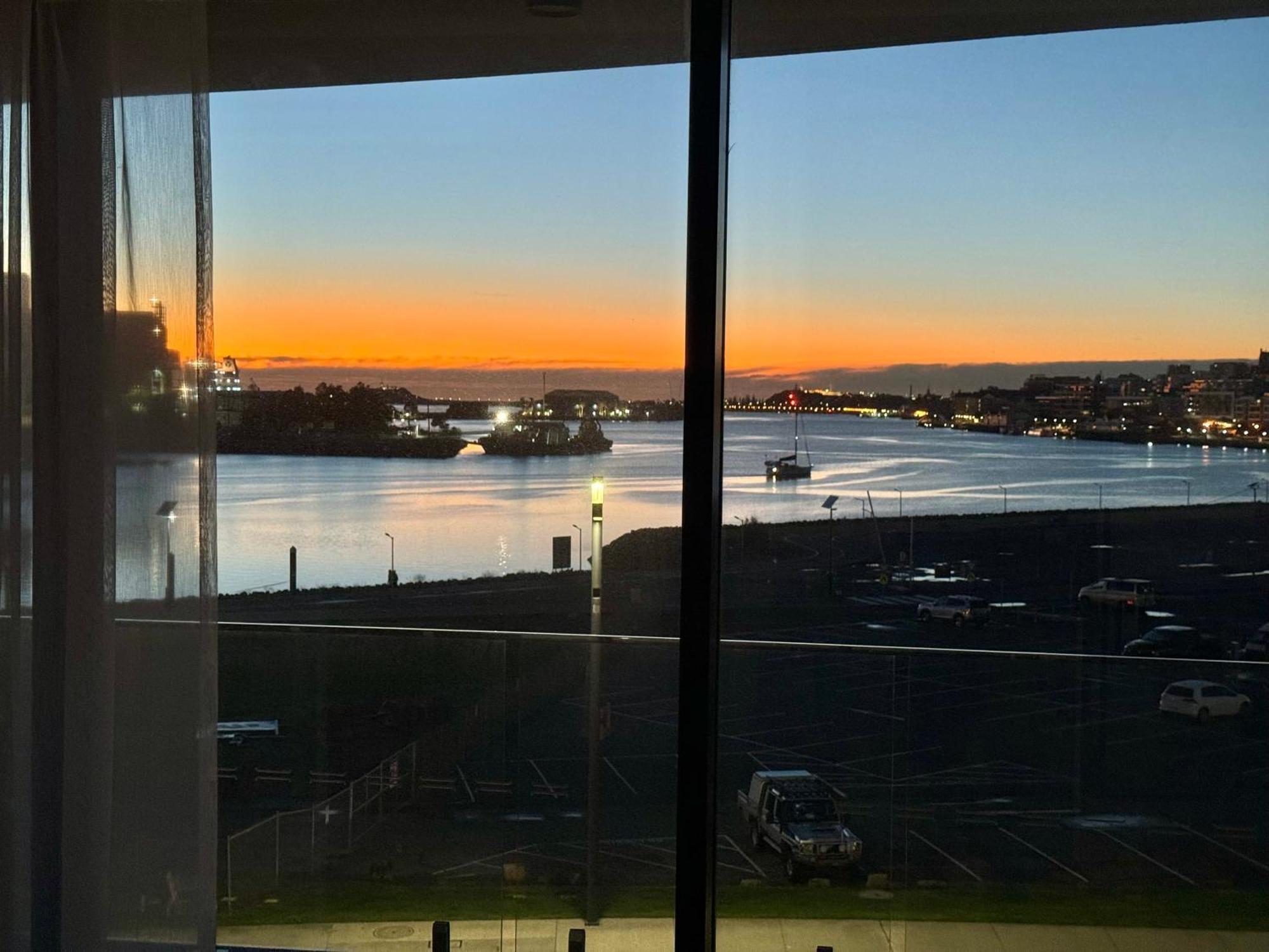 Harbour Towers, Newcastle'S Elite Apartment Stays, Free Parking & Tram Access Esterno foto