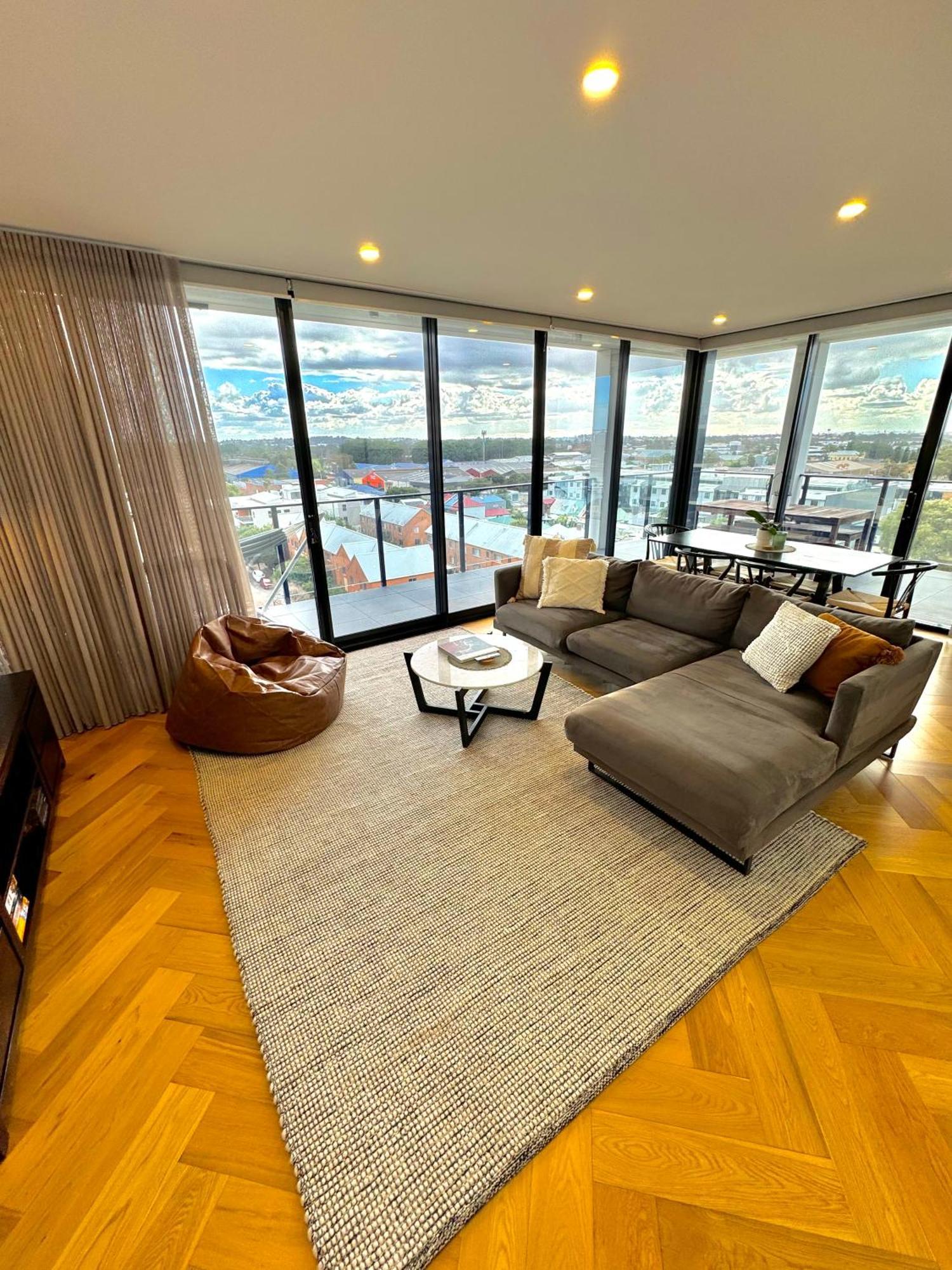 Harbour Towers, Newcastle'S Elite Apartment Stays, Free Parking & Tram Access Esterno foto